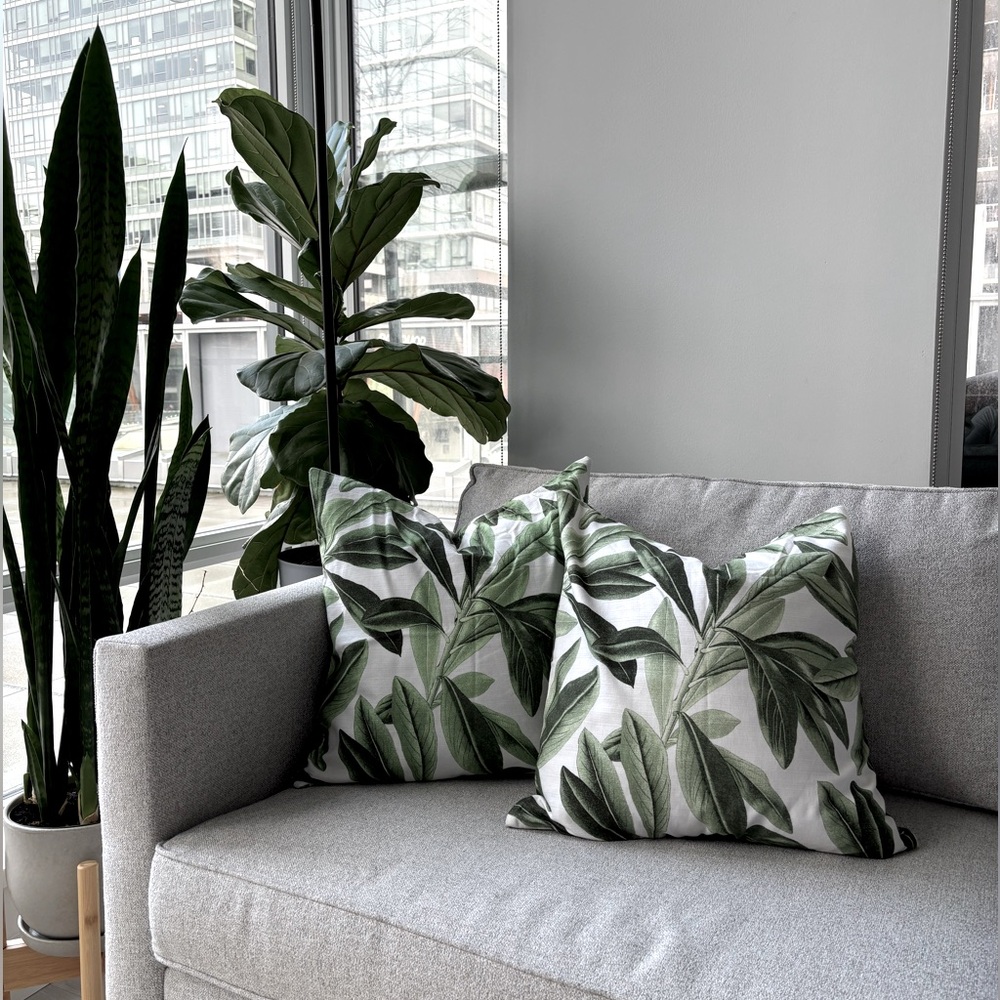 H&M | Leaf Print Throw Pillow cases